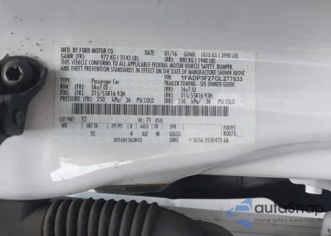 2016 Ford Focus Se z USA, uszkodzony, nr VIN 1FADP3F27GL277833